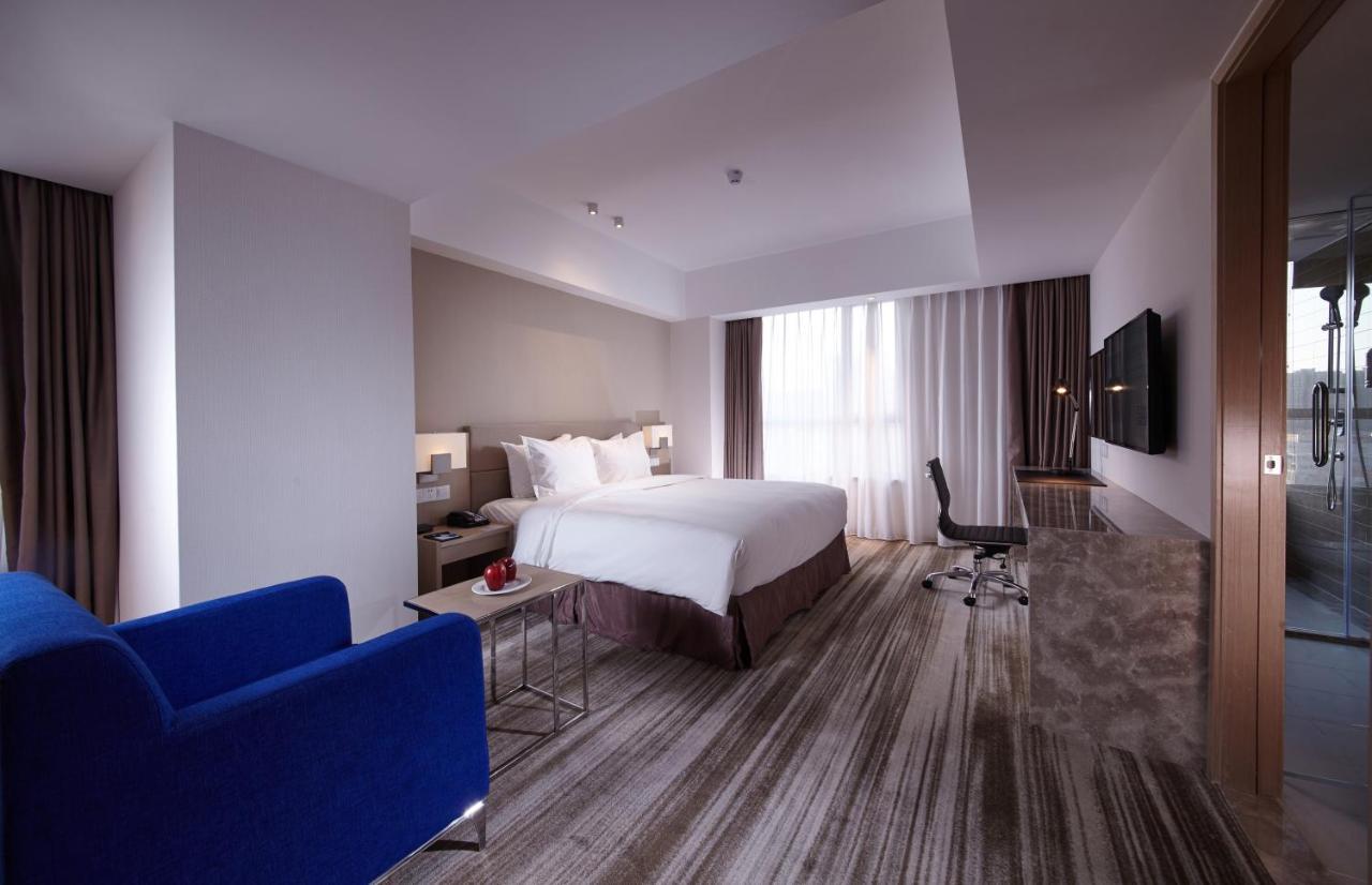 Holiday Inn Express Shenyang Tawan, An Ihg Hotel Zewnętrze zdjęcie